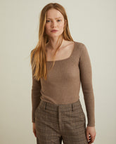 MAGLIONE SCOLLO QUADRATO A COSTINE