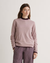 Maglione in cotone biologico color malva con scollo rotondo