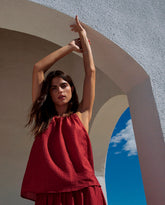 Top in lyocell con scollo all'americana rosso scuro