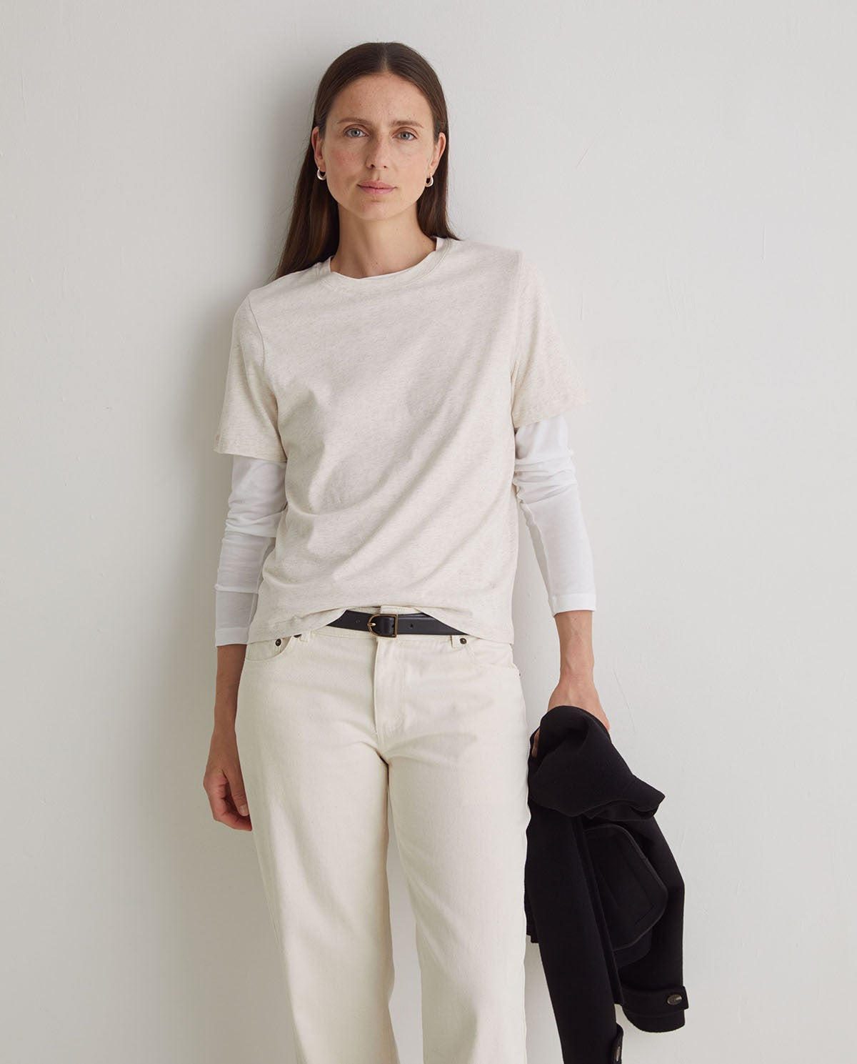 T-shirt in cotone biologico ecrù con scollo tondo