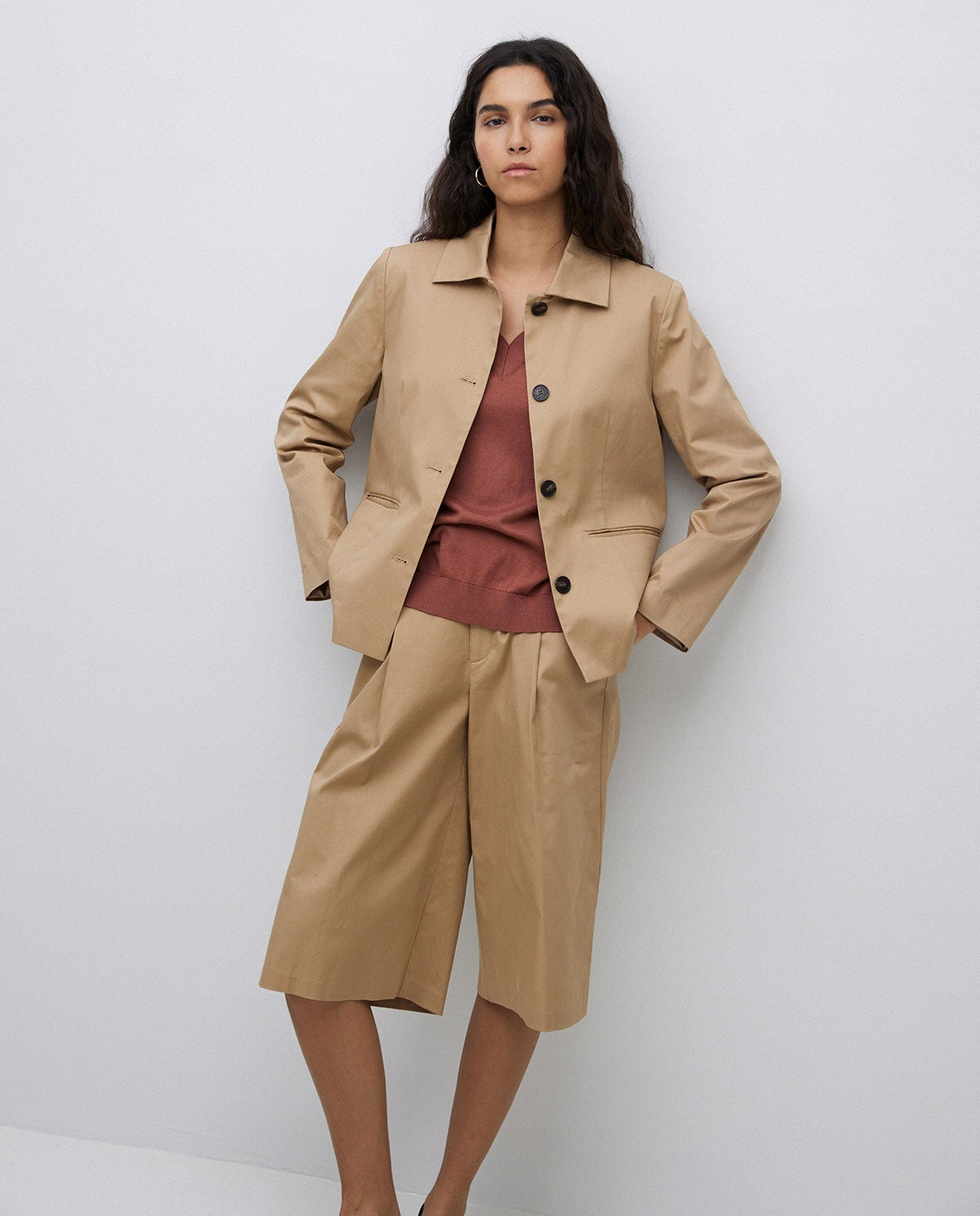 Bermuda in tessuto gabardine cammello