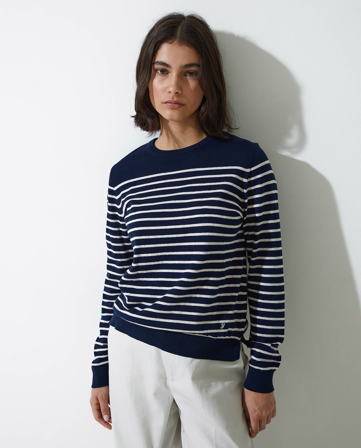 Maglione in cotone biologico a righe blu navy