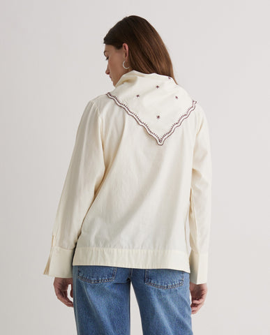 Blusa ecrù con sciarpa rimovibile