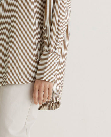 Camicia in popeline di cotone biologico a righe color cammello