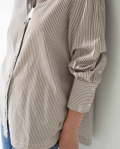 Camicia in popeline di cotone biologico a righe color cammello