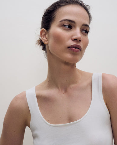 Top a maglia fine con spalline sottili