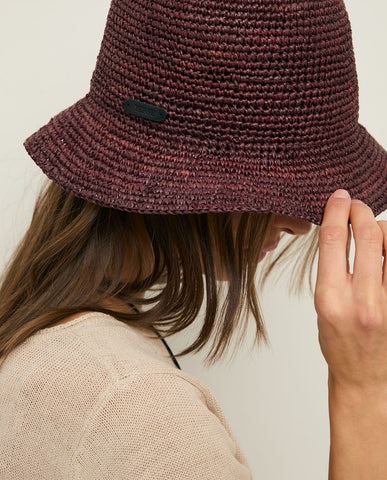 Cappello a secchiello in rafia