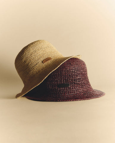 Cappello a secchiello in rafia
