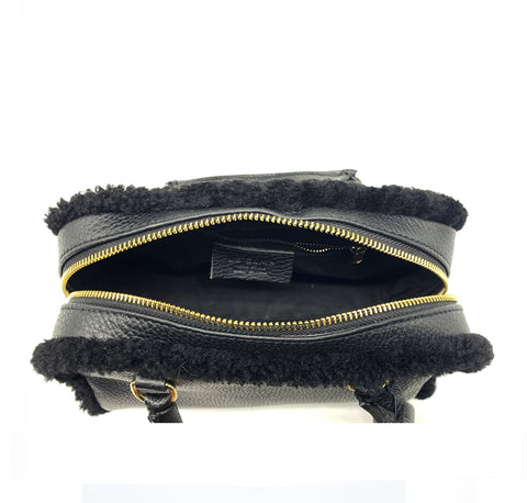 Borsa Chic in vera pelle con dettagli in pelliccia di montone
